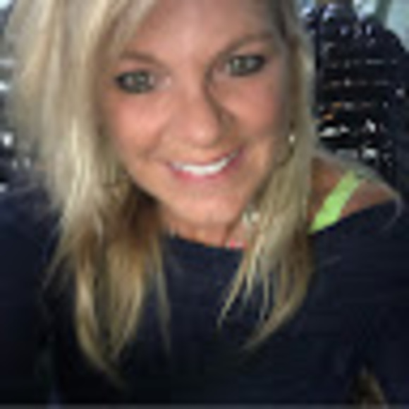 Meet your Posher, Carole - Picture 1 of 1